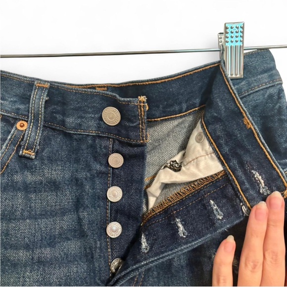 Levi's 501 Medium Wash Blue Jean Shorts Distressed Size 25 - Picture 4 of 6